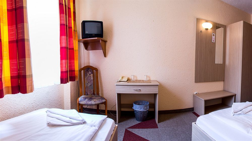 Berlin 3* Budapeszt